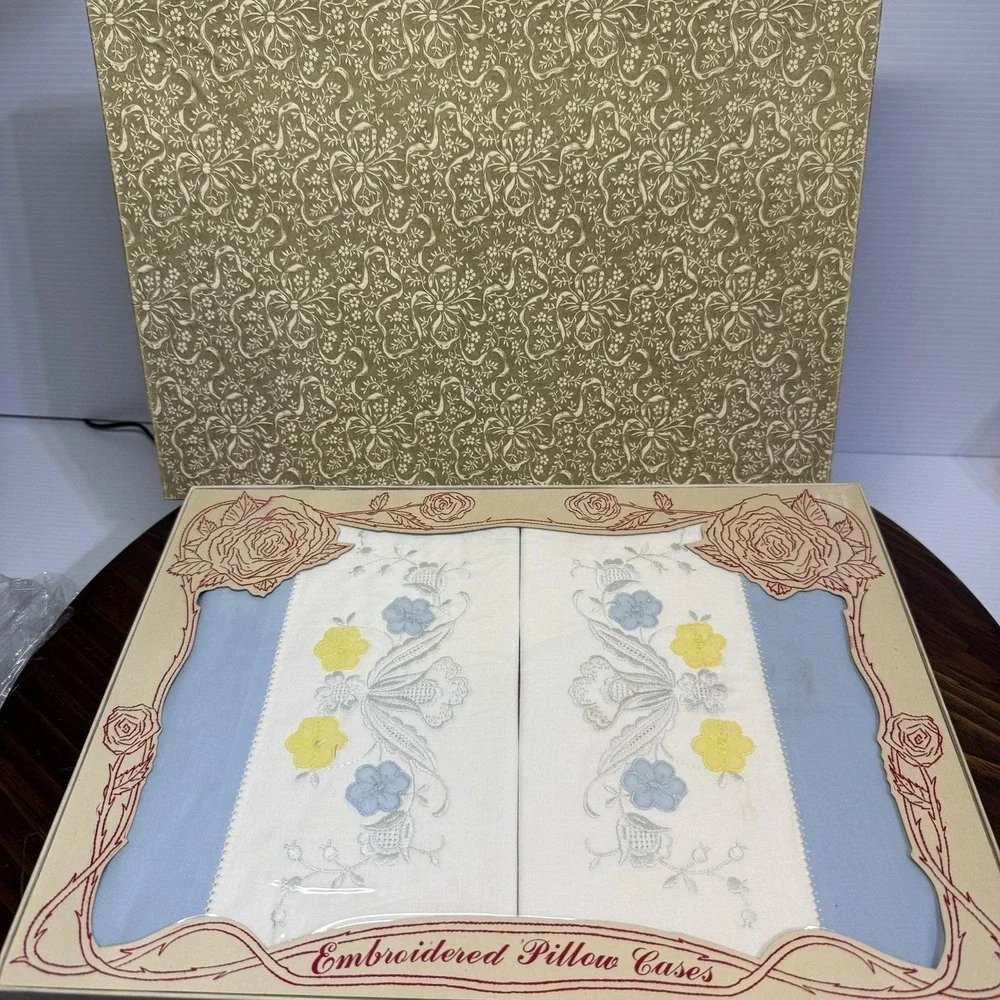 VTG Embroidered Pillowcase Set Appliqué Madeira NIB Blue And Yellow Flowers